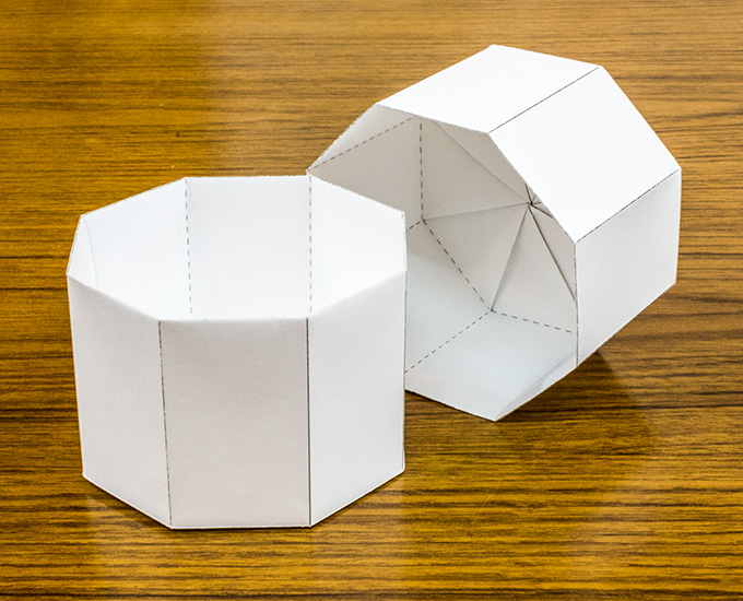 A4用紙で作るカップ型−八角柱折り紙の写真