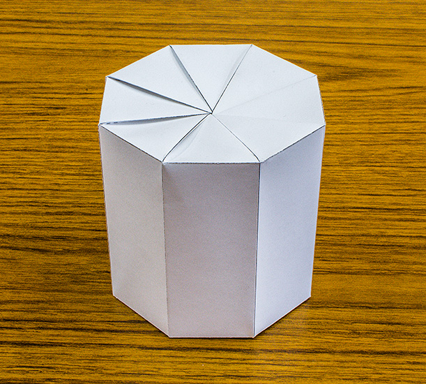 A4用紙で作る正八角柱折り紙の写真