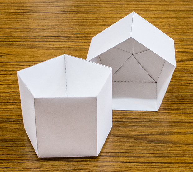 A4用紙で作るカップ型−五角柱折り紙の写真